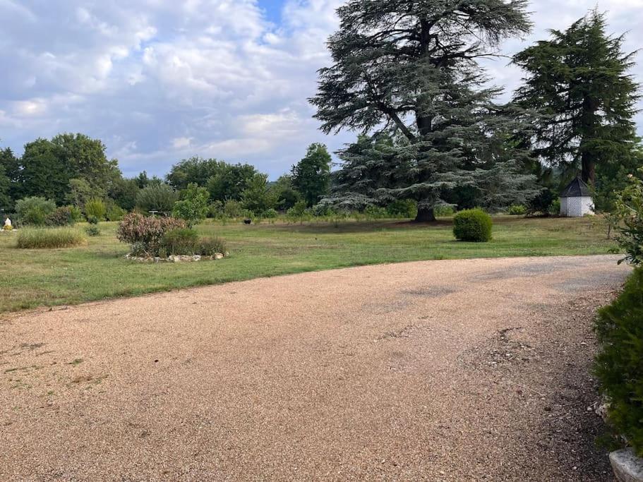 Ancien Chai Renove Dans Un Parc Clos De 3 Hectares Lamothe-Montravel Luaran gambar